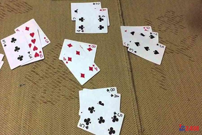 Baccarat là game bài có luật chơi tương tự Ba cây tại Việt Nam