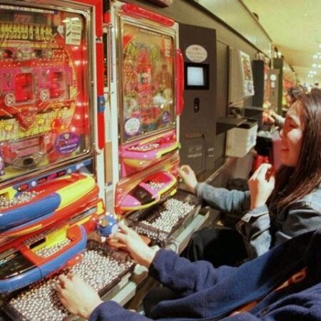 Pachinko là gì? Lịch sử trò chơi và cách chơi đúng luật